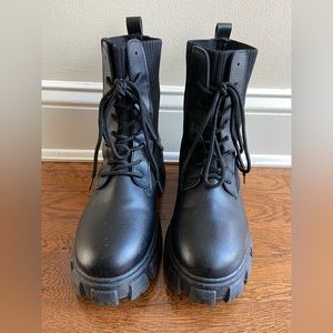 Lace up sock combat boots